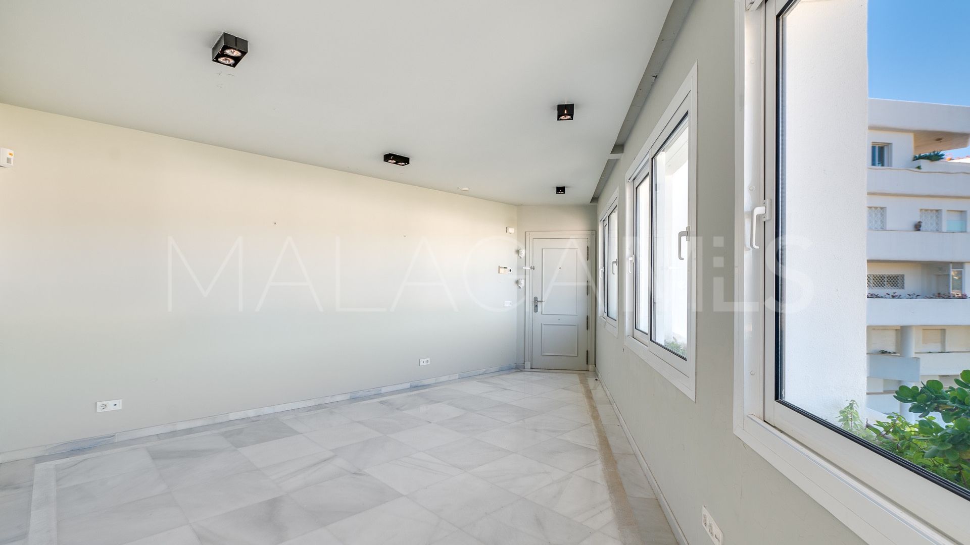 Atico duplex for sale in Guadalmina Baja