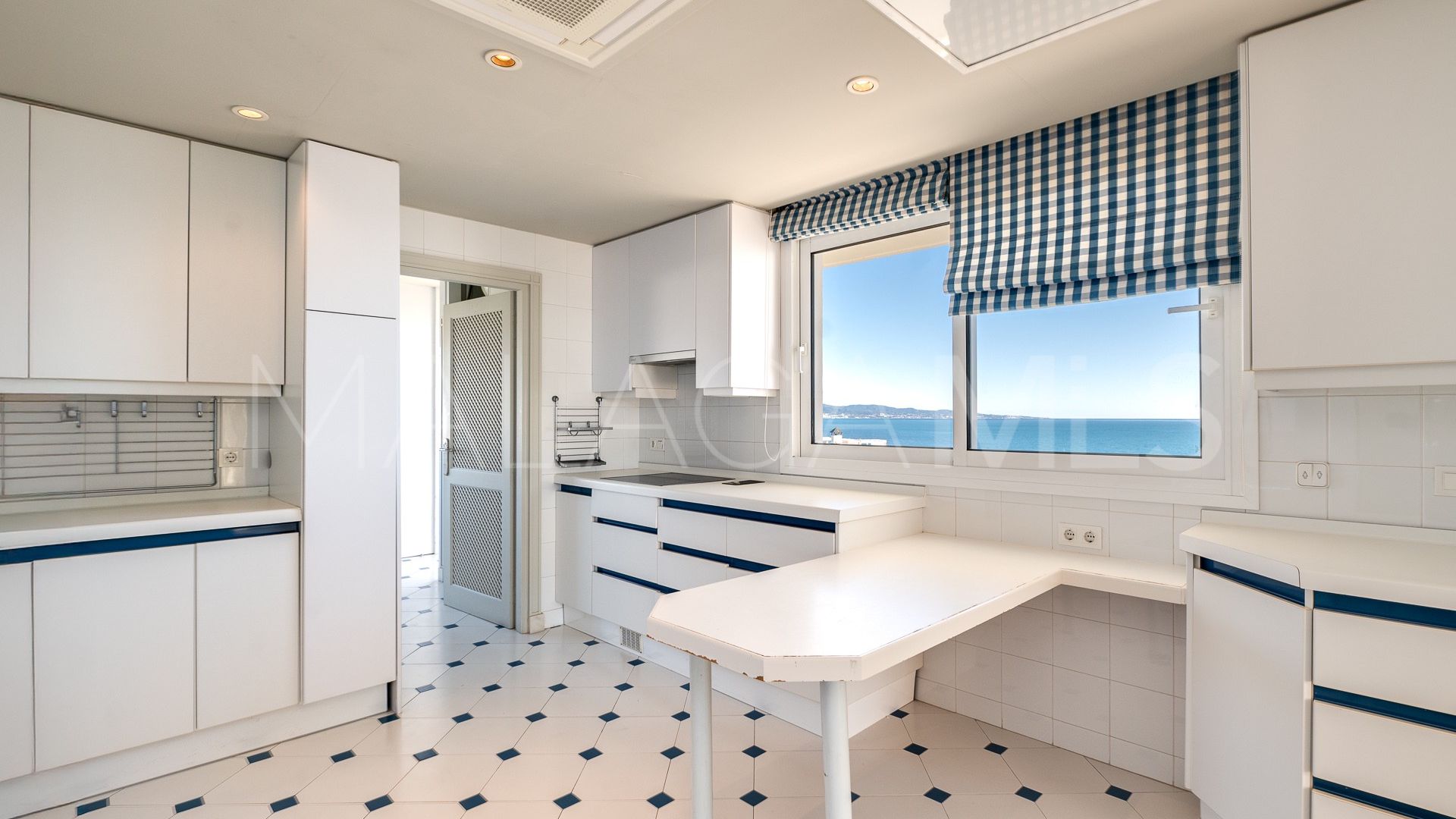 Atico duplex for sale in Guadalmina Baja