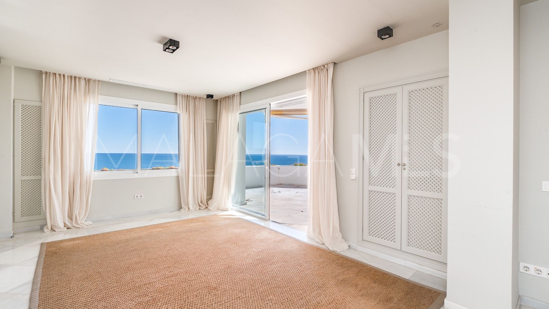 Atico duplex for sale in Guadalmina Baja