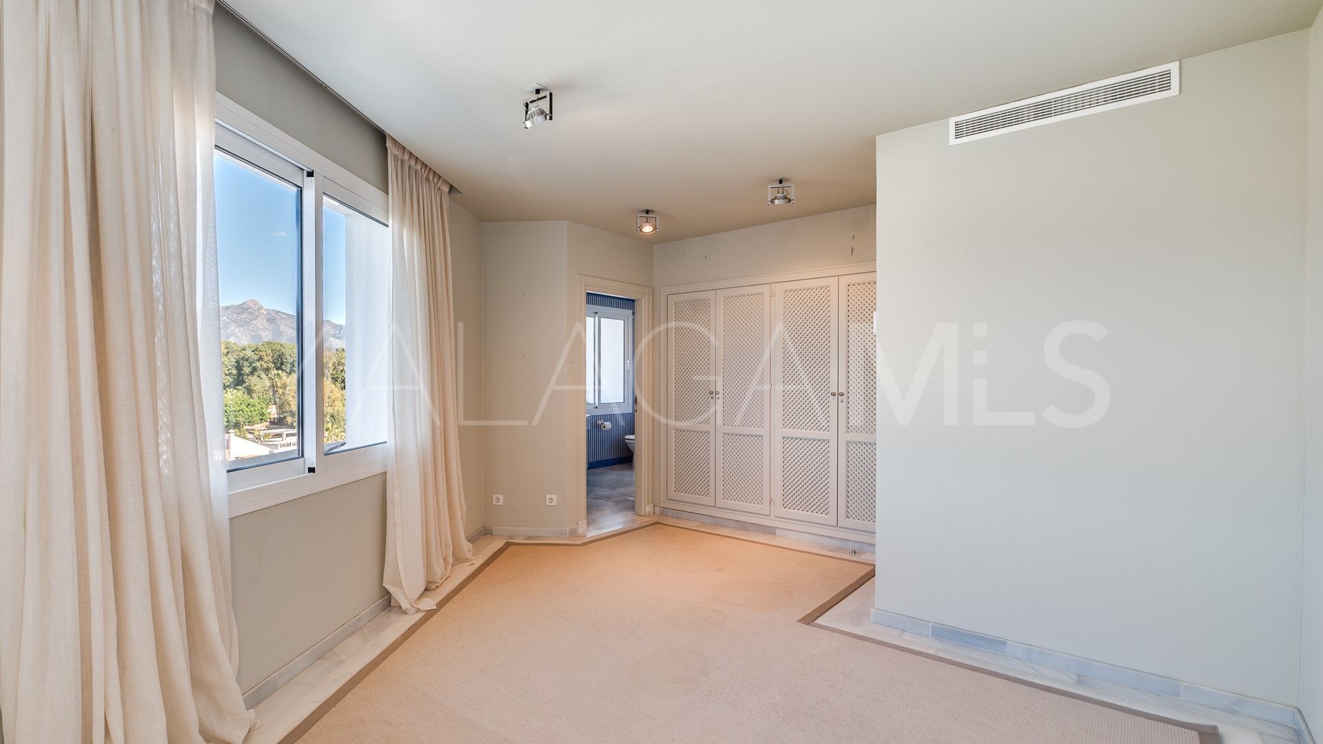 Atico duplex for sale in Guadalmina Baja