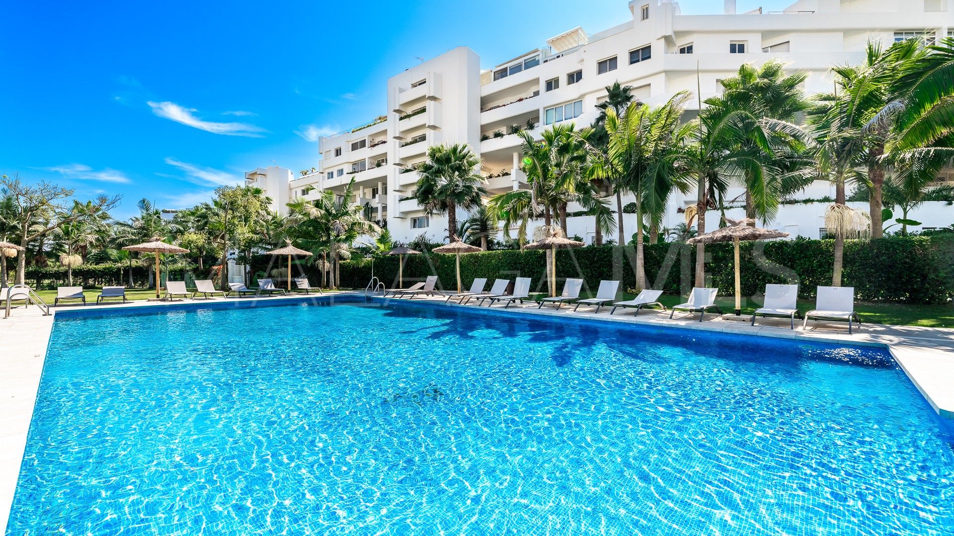 Atico duplex for sale in Guadalmina Baja