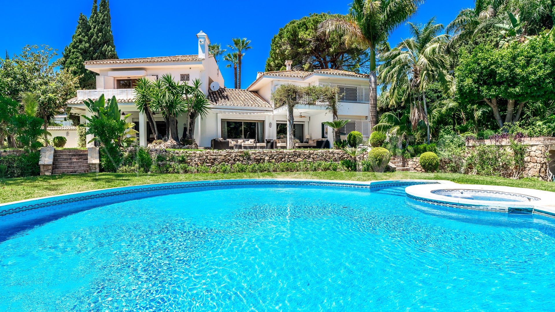 Las Lomas del Marbella Club, villa with 14 bedrooms for sale