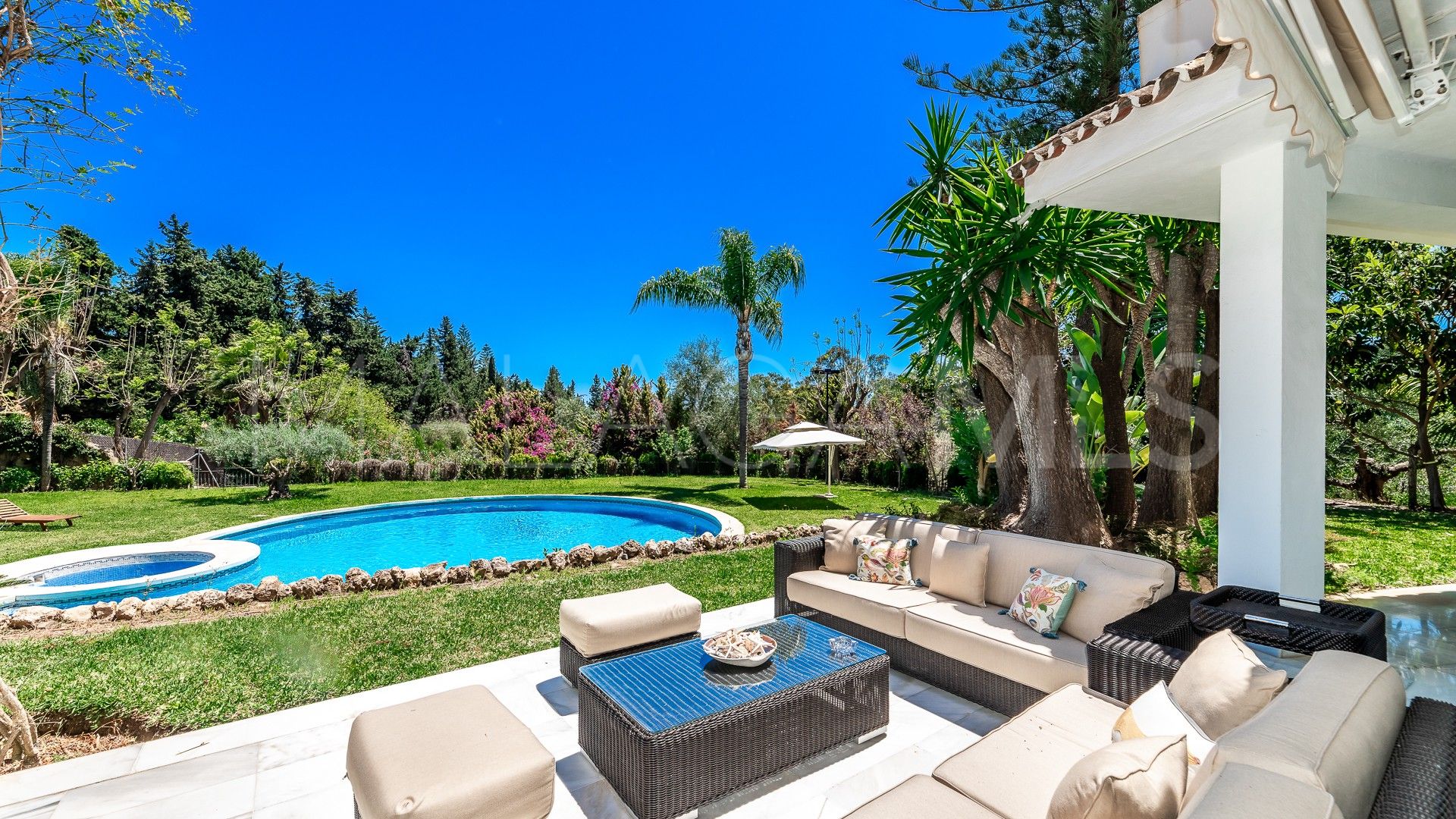 Las Lomas del Marbella Club, villa with 14 bedrooms for sale