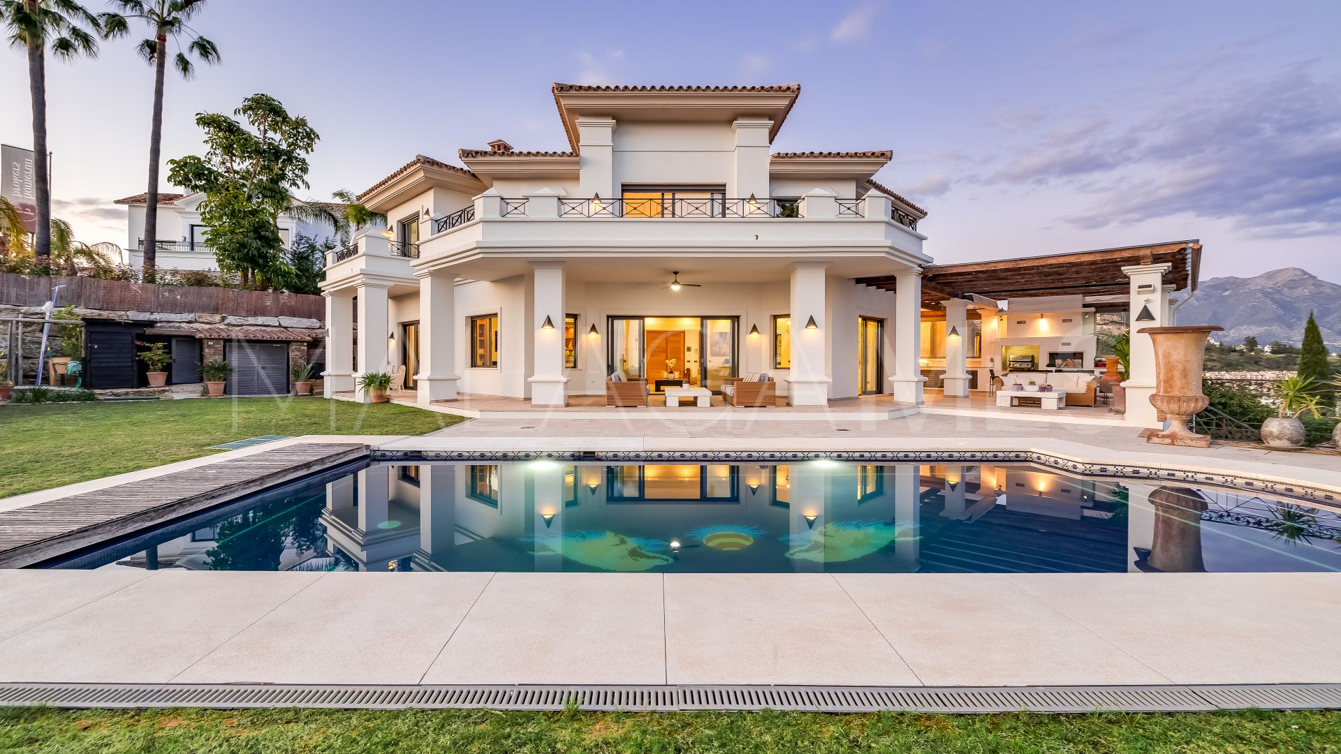 Villa for sale in Los Arqueros
