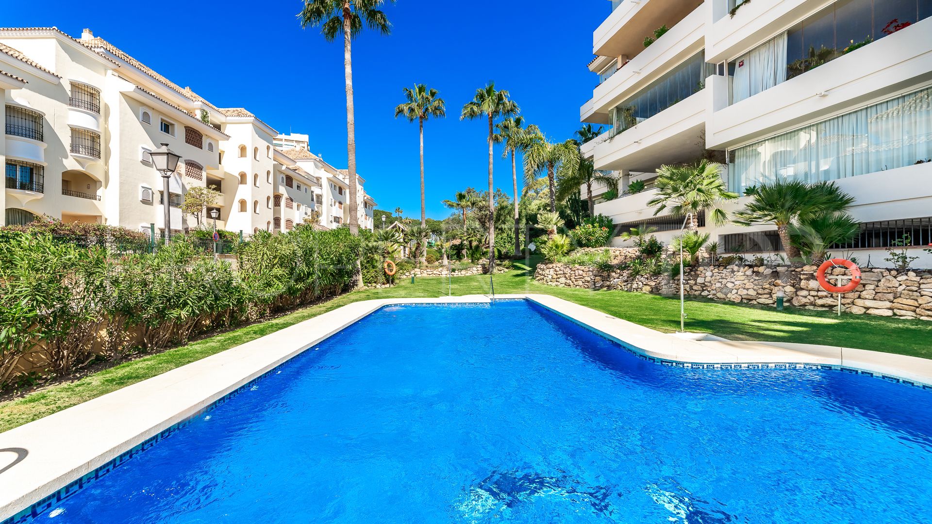 For sale Elviria penthouse with 2 bedrooms