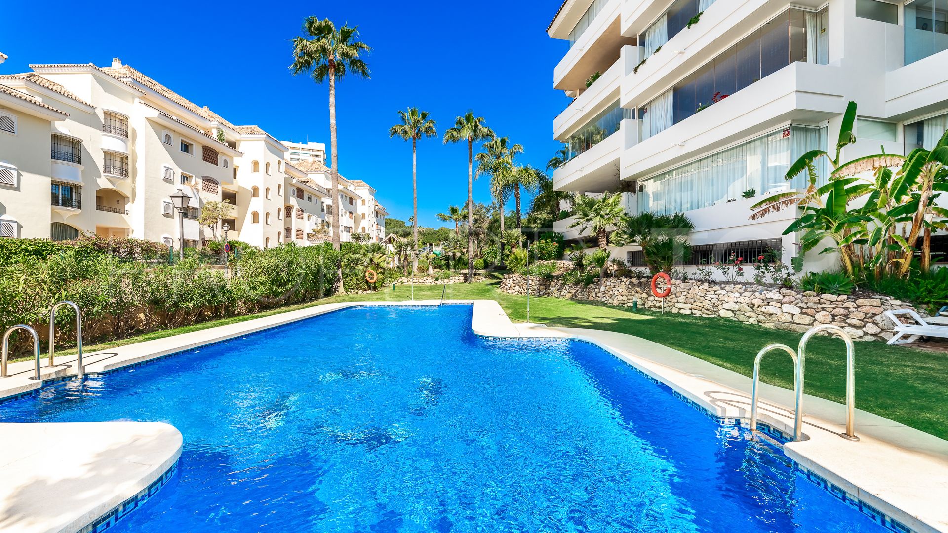 For sale Elviria penthouse with 2 bedrooms