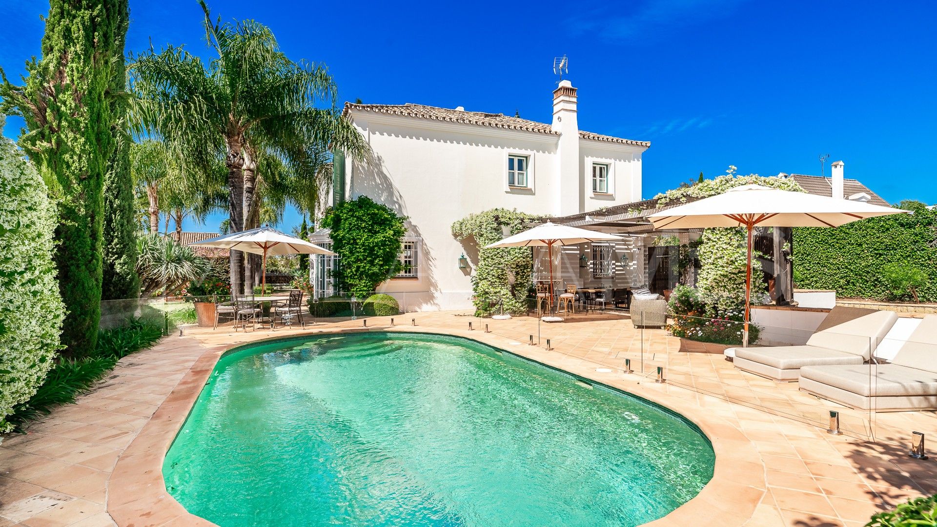 Villa for sale in Marbella Golden Mile with 5 bedrooms