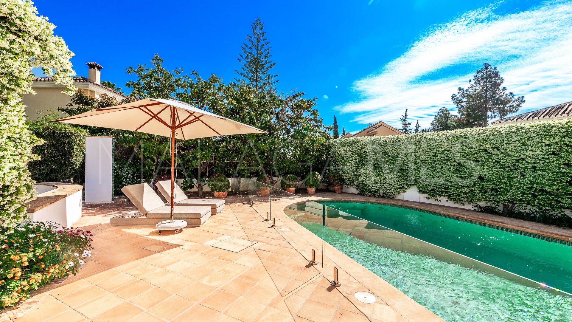 Villa for sale in Marbella Golden Mile with 5 bedrooms