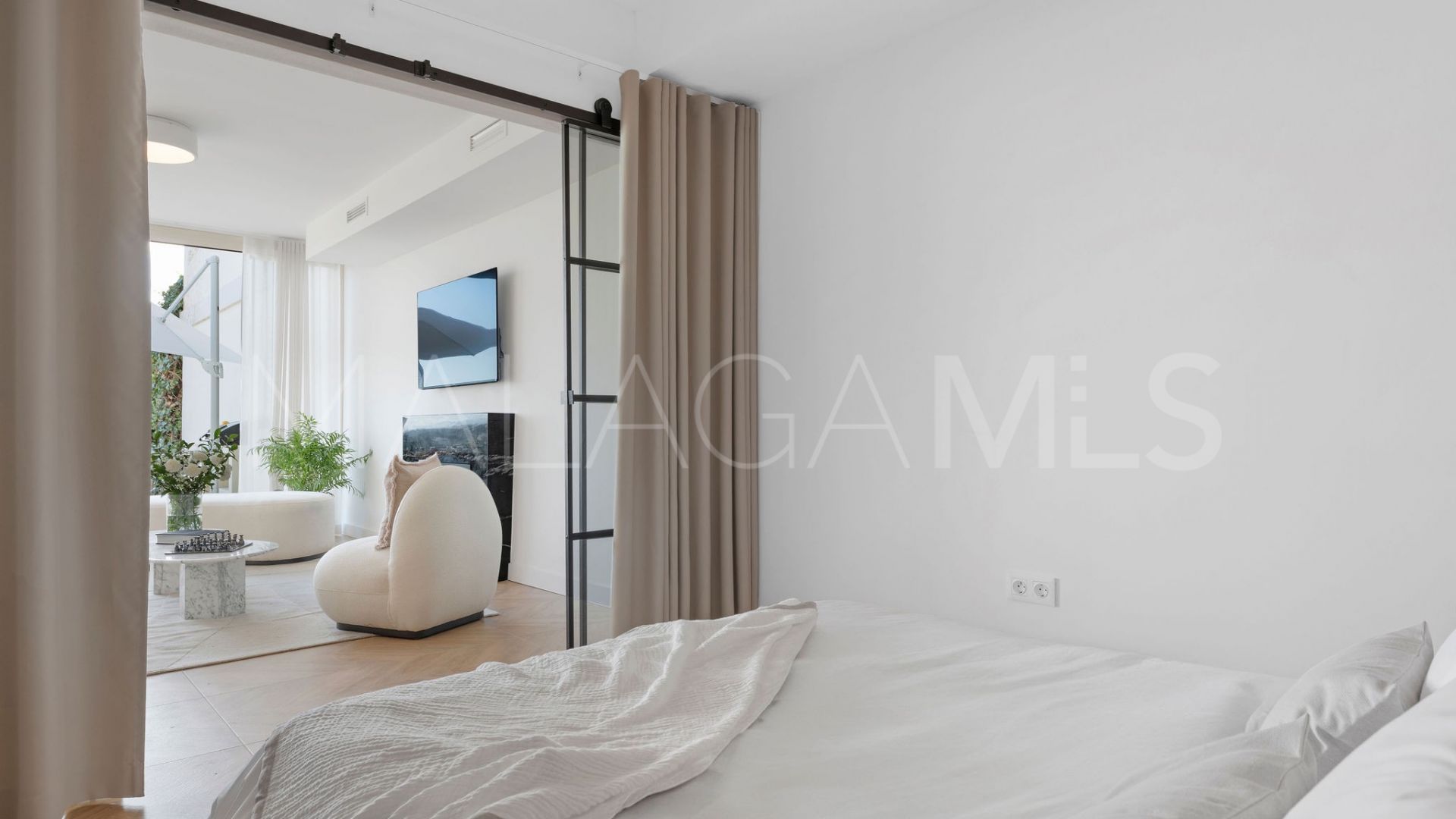 Nueva Andalucia, apartamento for sale de 4 bedrooms