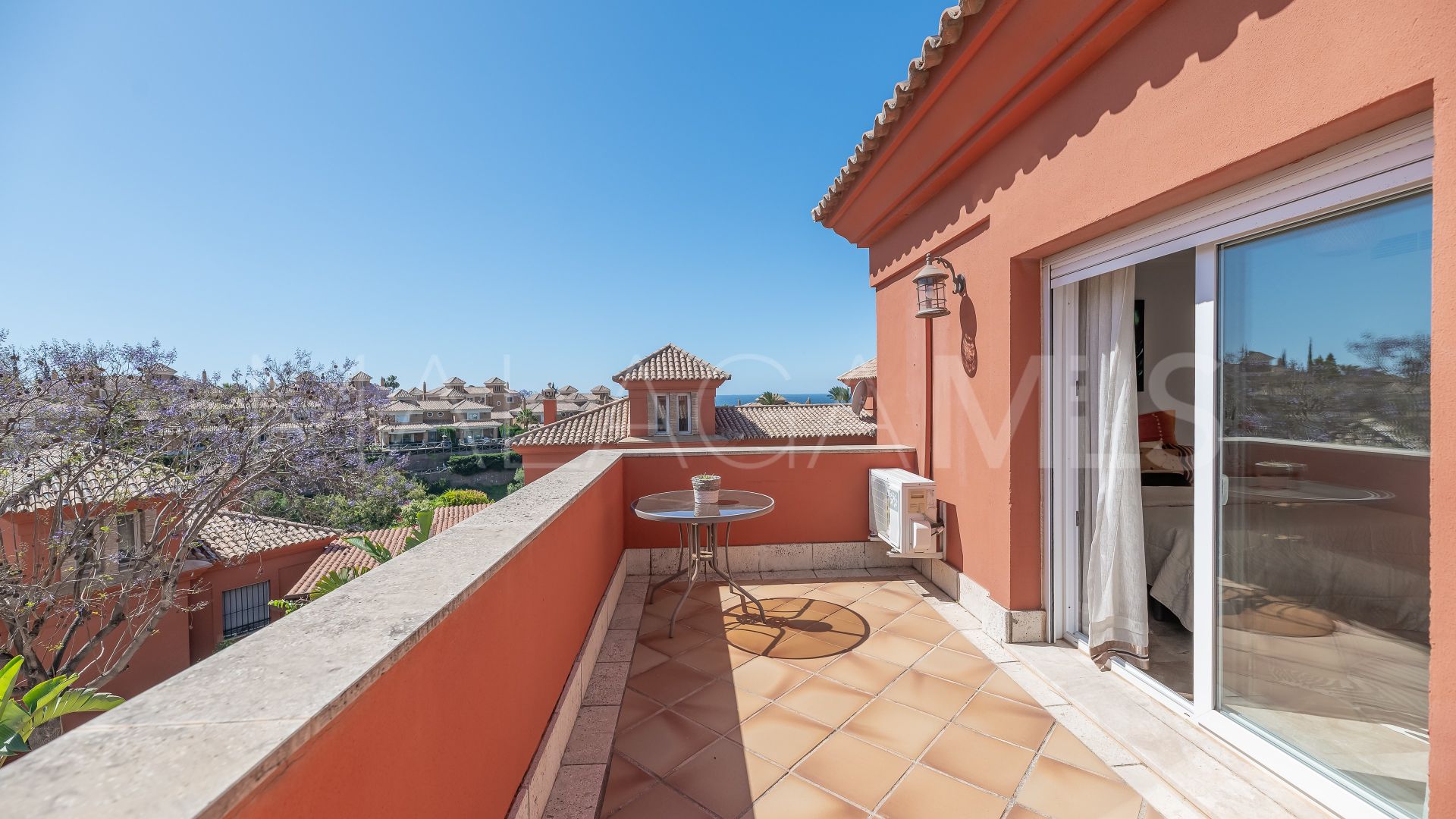 Town house for sale in Los Monteros