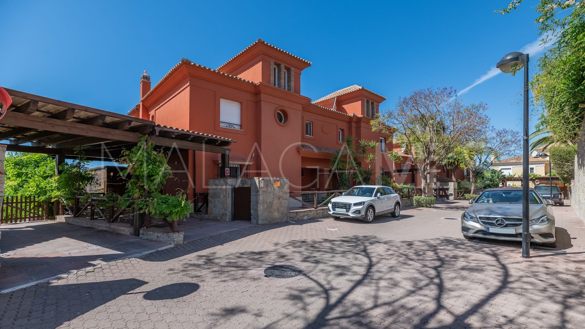 Town house for sale in Los Monteros