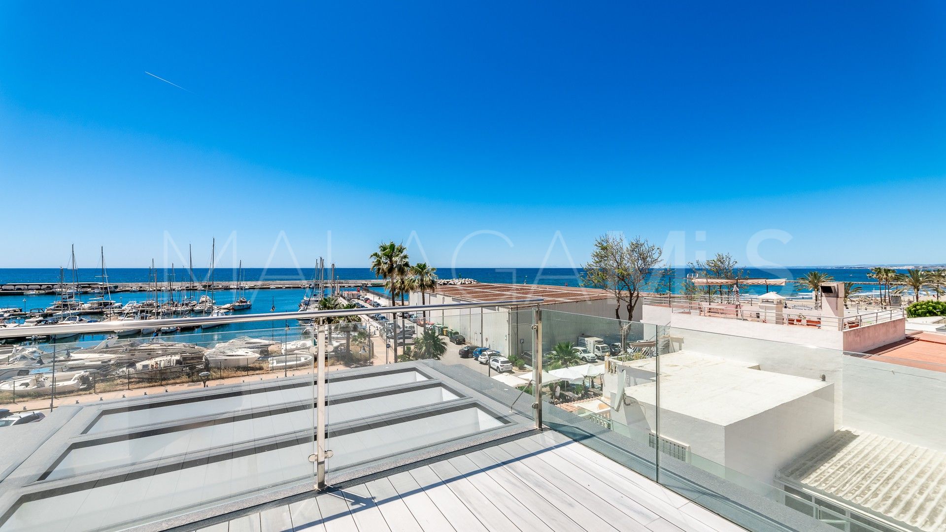 Villa jumelée for sale in Beach Side Golden Mile