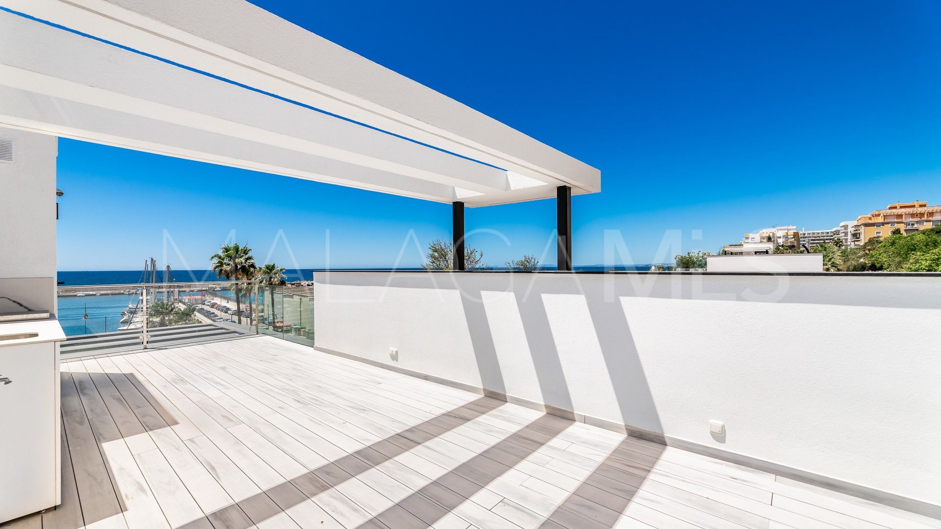 Villa jumelée for sale in Beach Side Golden Mile