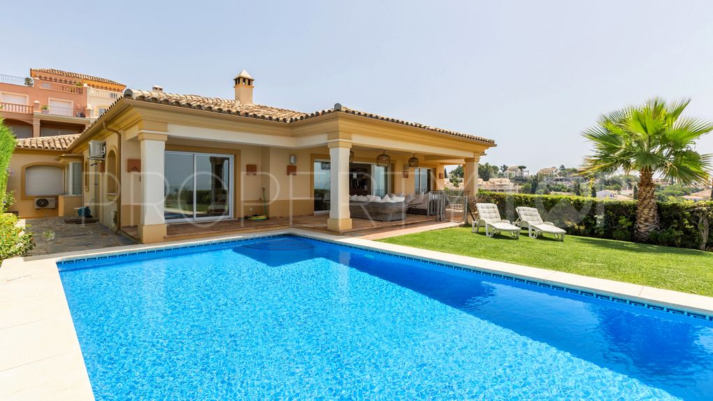 Villa with 7 bedrooms for sale in Elviria