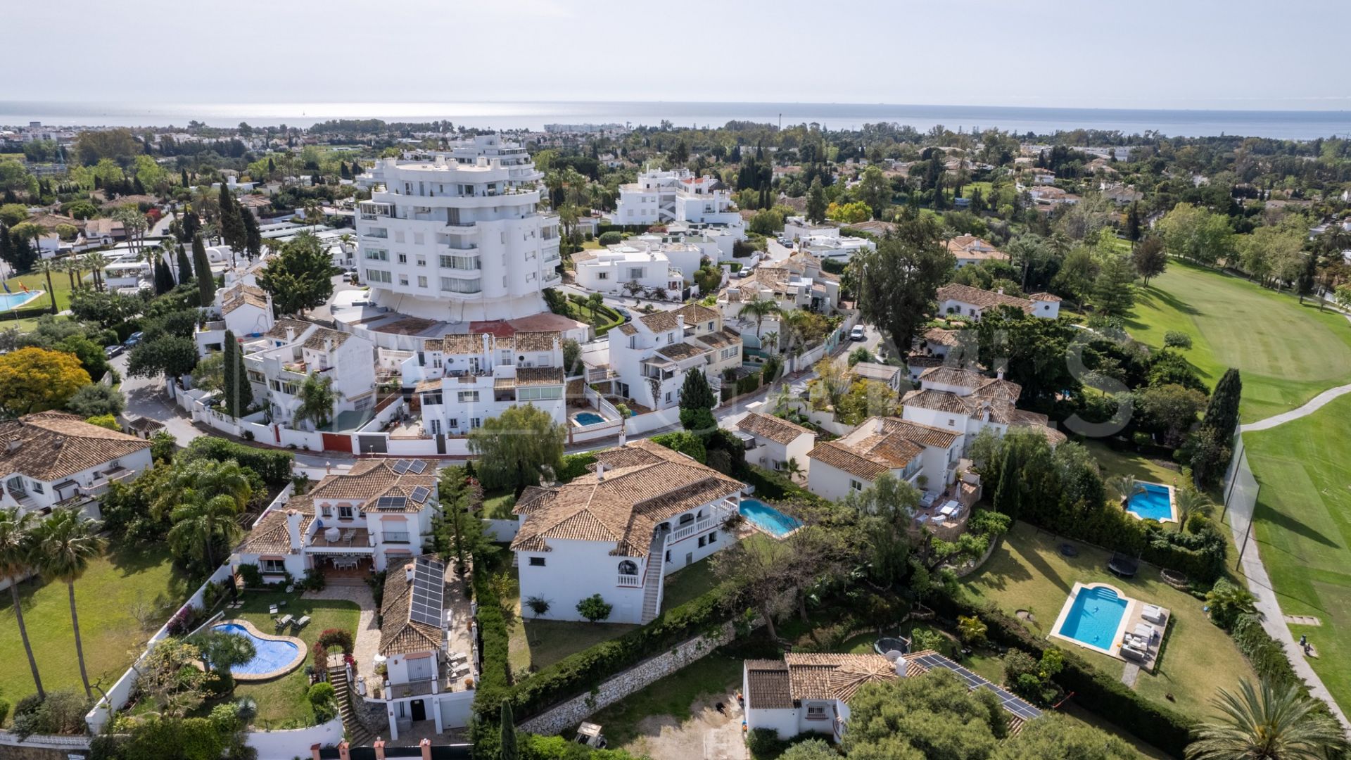 Villa for sale in Guadalmina Alta