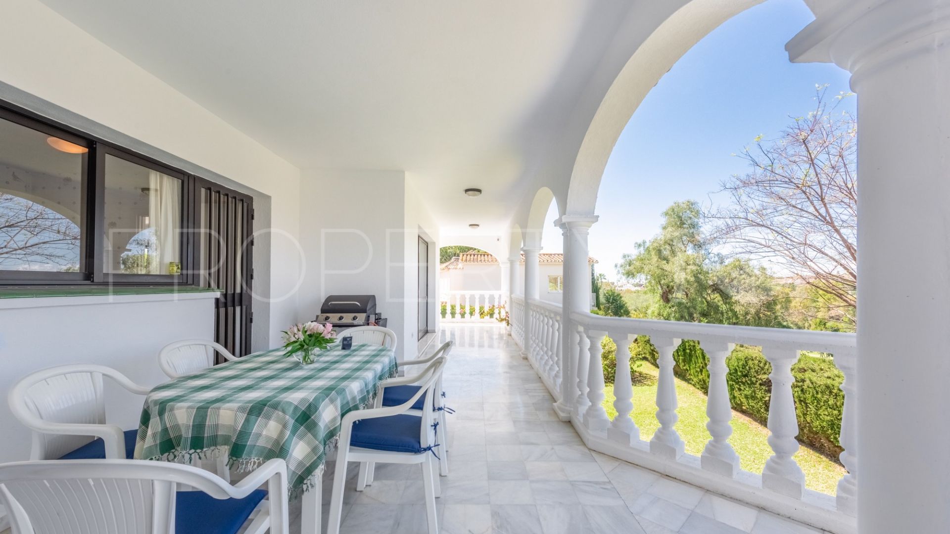 Se vende villa de 4 dormitorios en Guadalmina Alta