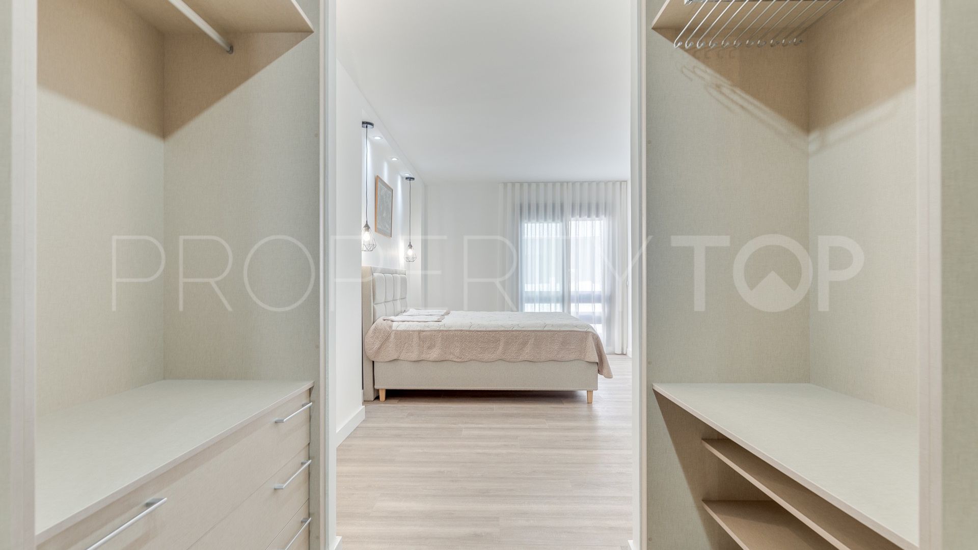 Se vende duplex en Marbella - Puerto Banus con 3 dormitorios