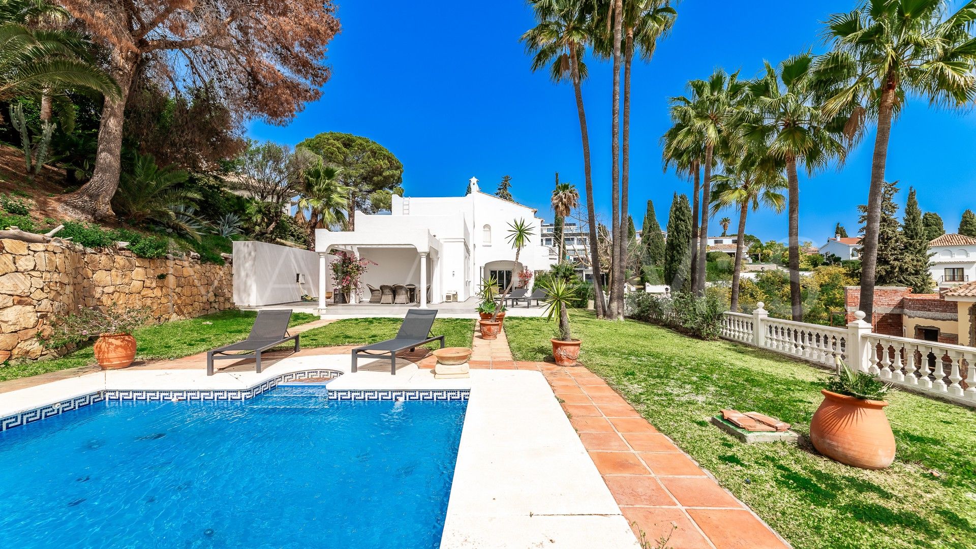 Villa for sale in Paraiso Alto
