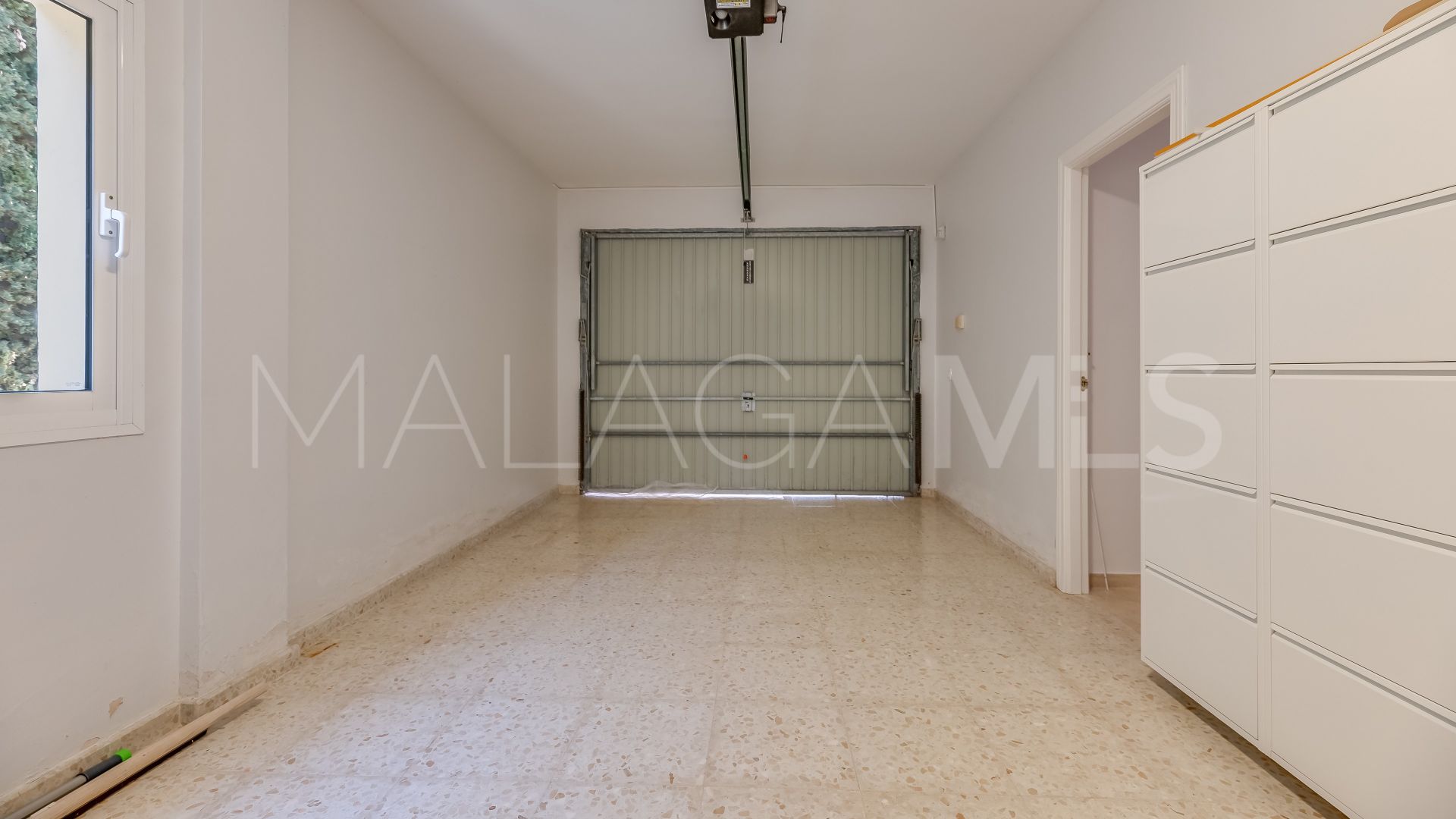 Villa for sale in Elviria