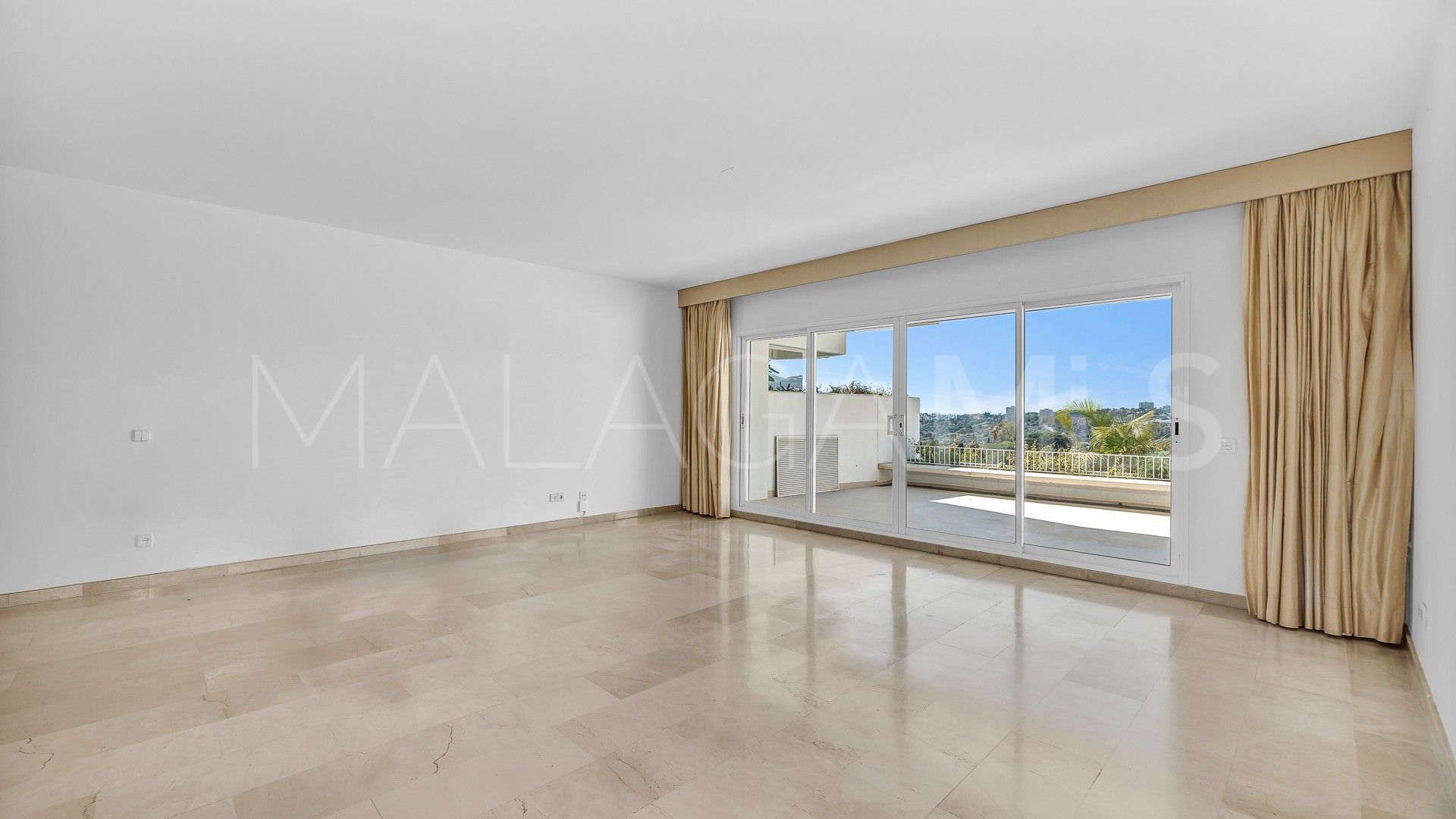 Apartment for sale in Golden Mile
