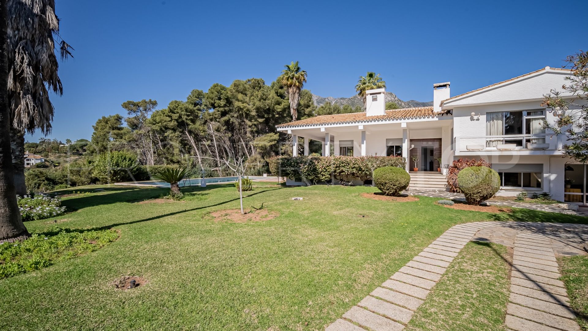 Marbella Golden Mile villa for sale