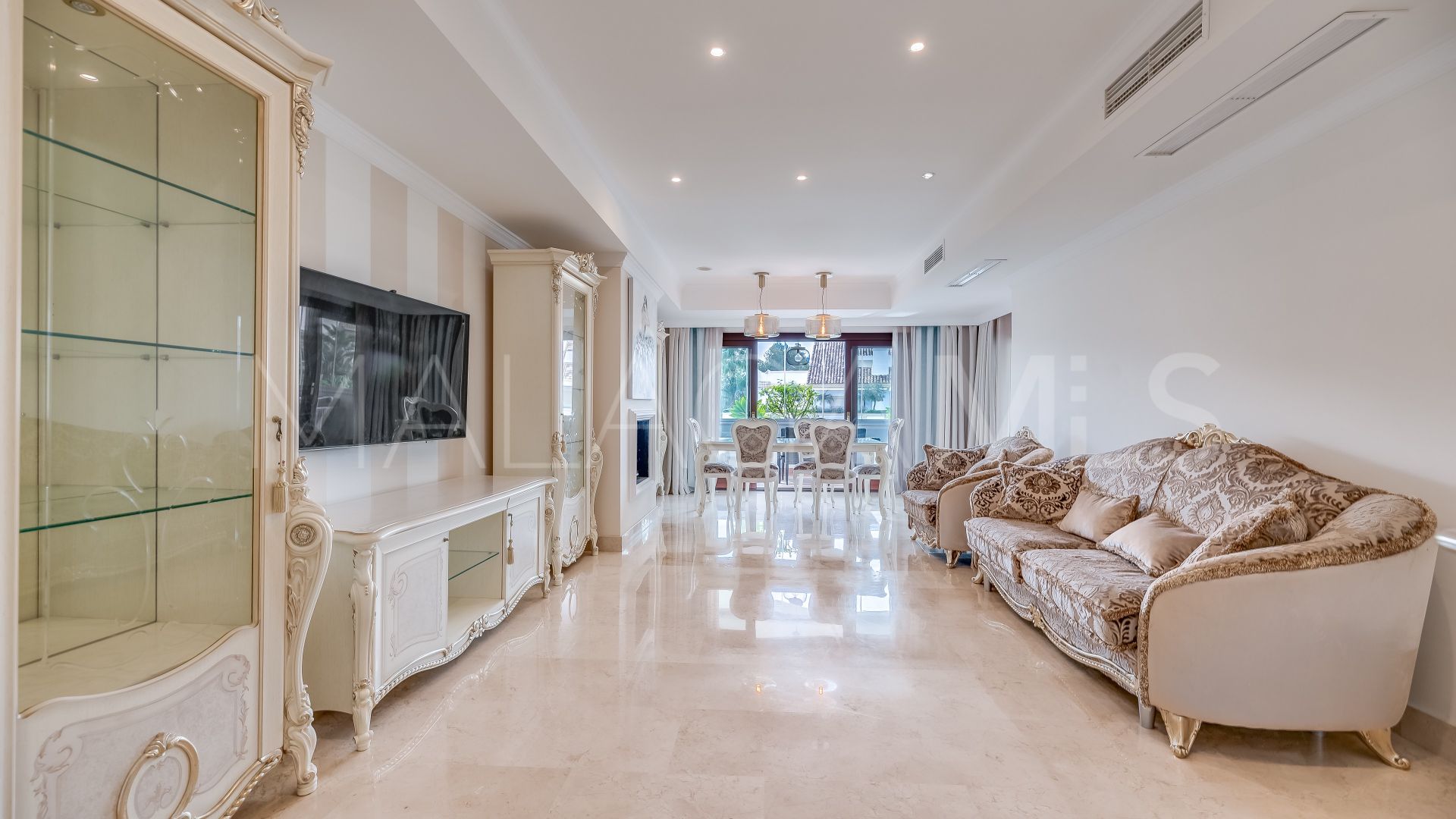 Se vende apartamento de 3 bedrooms in Golden Mile