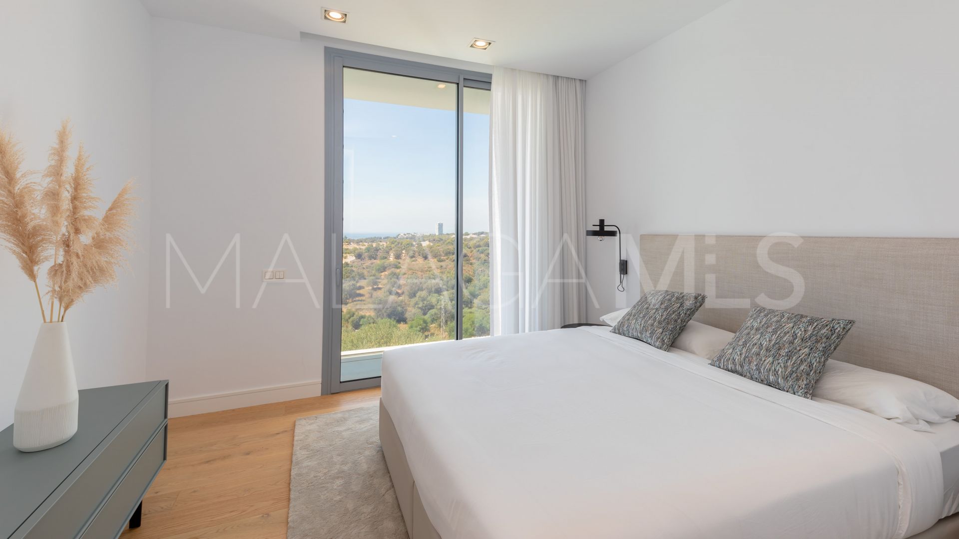 For sale villa in Los Monteros with 5 bedrooms
