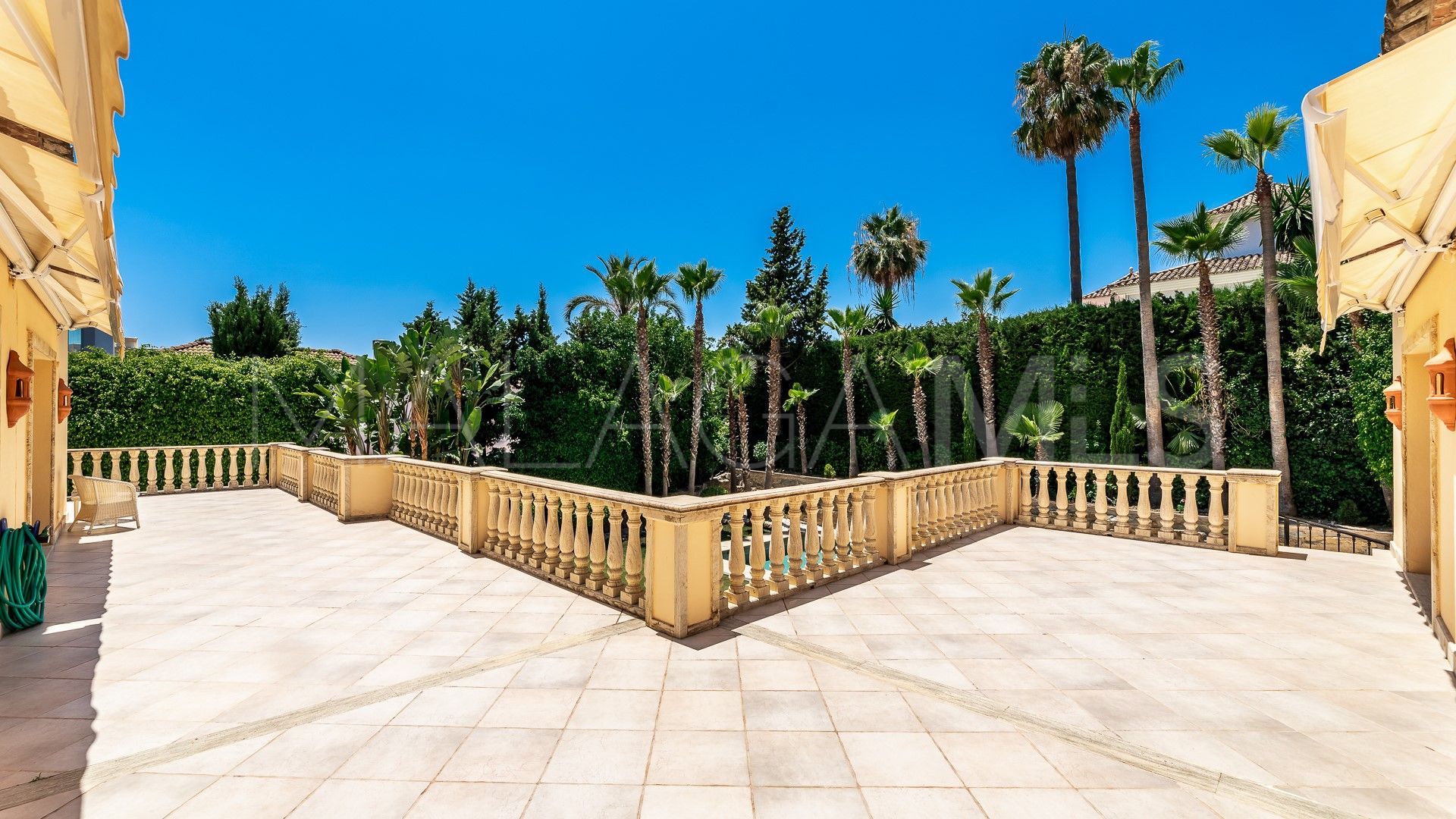 4 bedrooms villa for sale in Nueva Andalucia