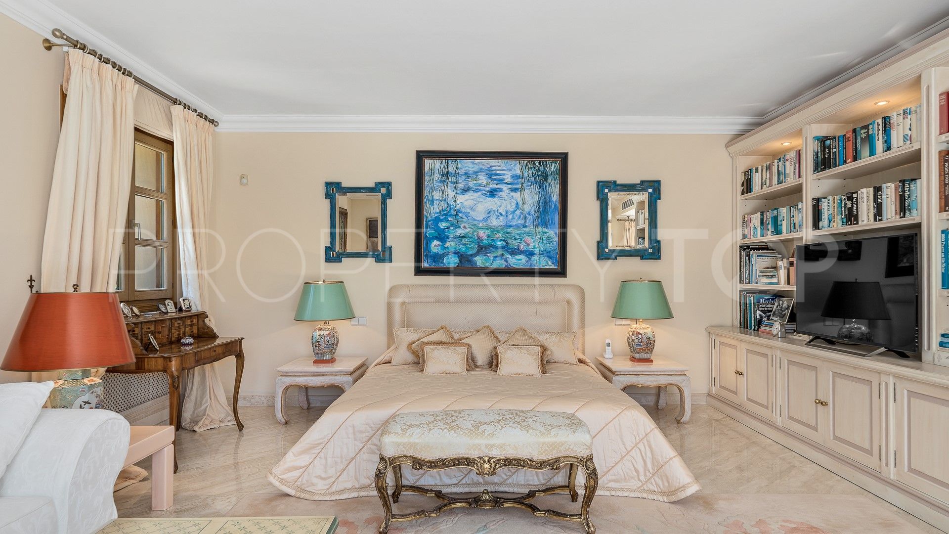 4 bedrooms Nueva Andalucia villa for sale