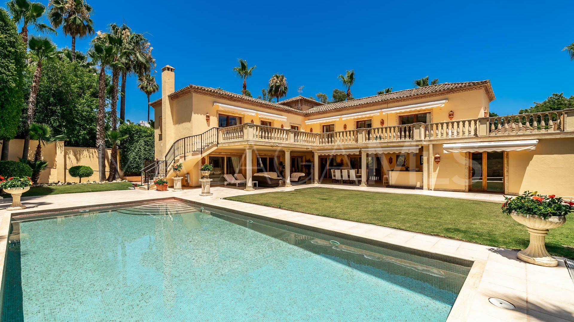 4 bedrooms villa for sale in Nueva Andalucia