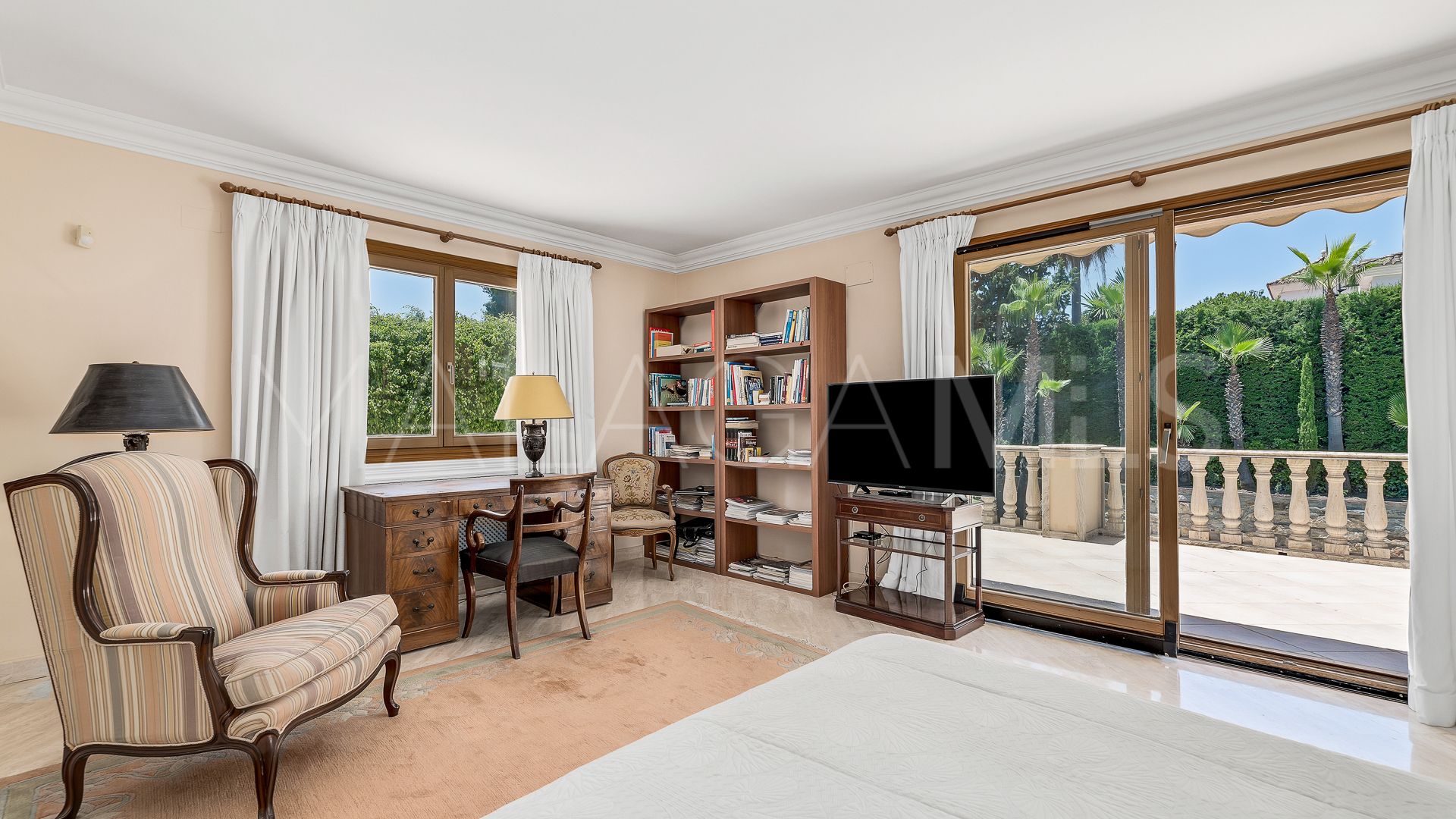 4 bedrooms villa for sale in Nueva Andalucia