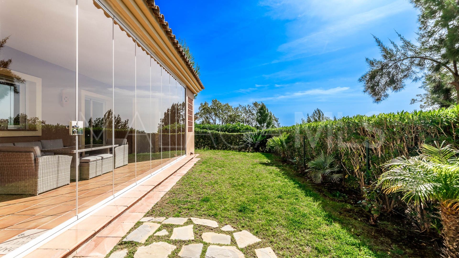 For sale apartment in Altos de Elviria