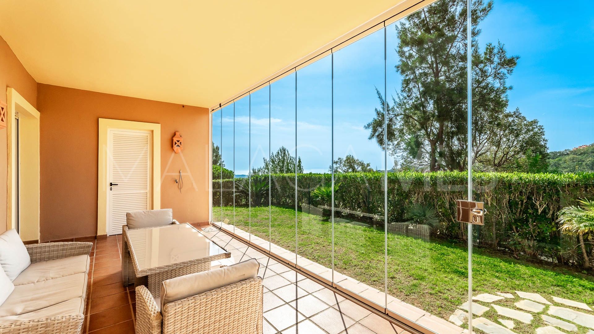 For sale apartment in Altos de Elviria