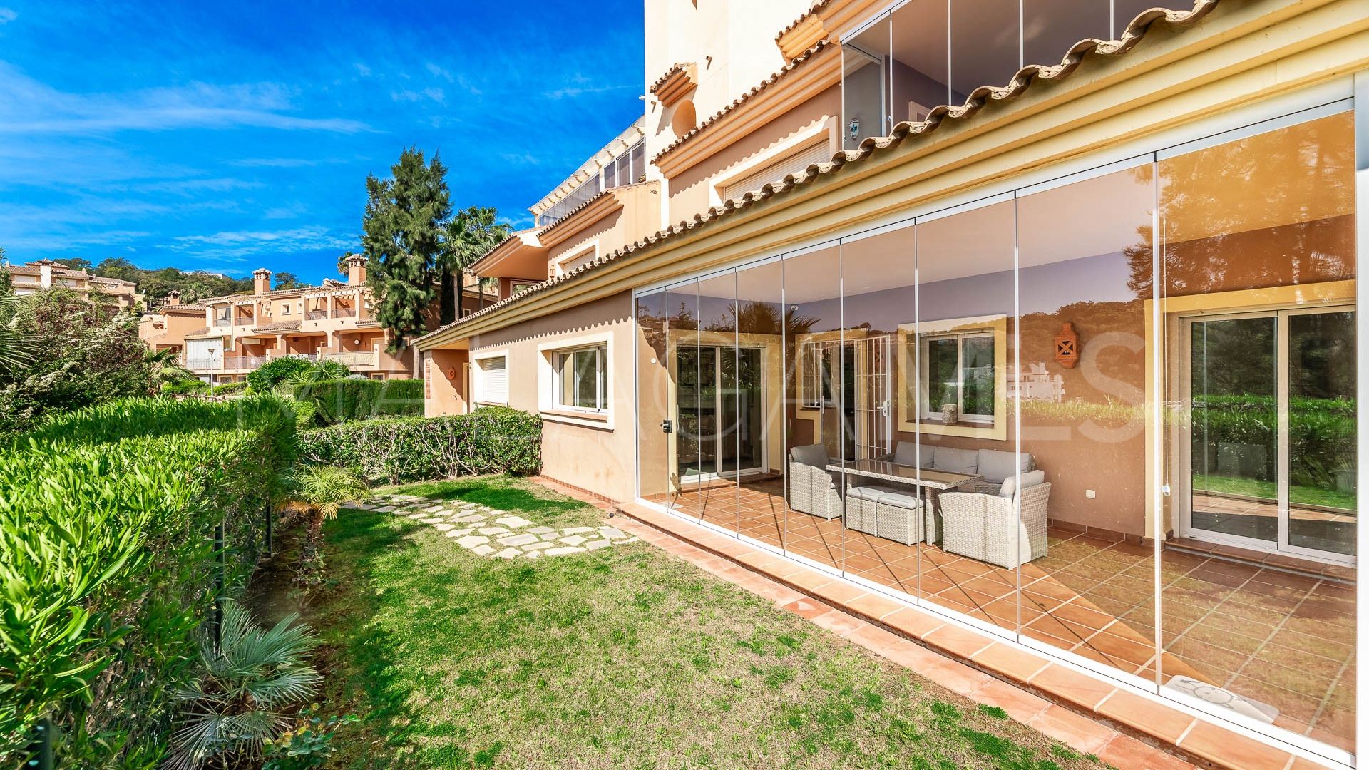 For sale apartment in Altos de Elviria