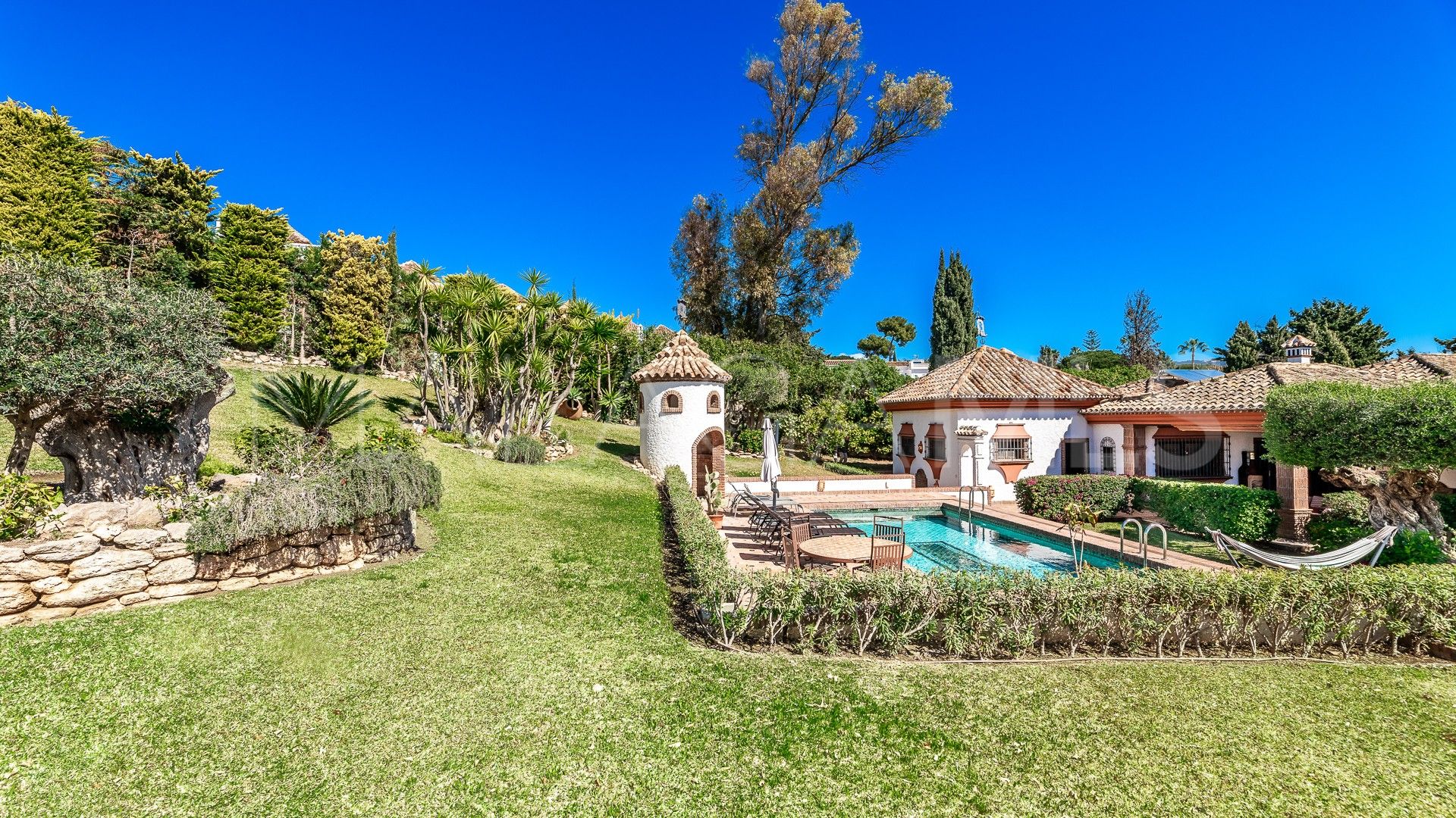 For sale El Rosario 4 bedrooms villa