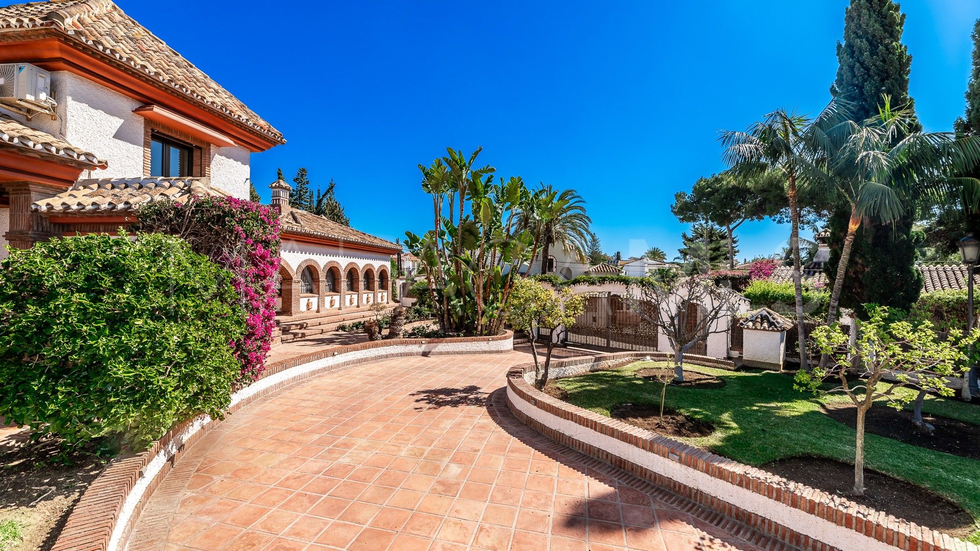 For sale El Rosario 4 bedrooms villa