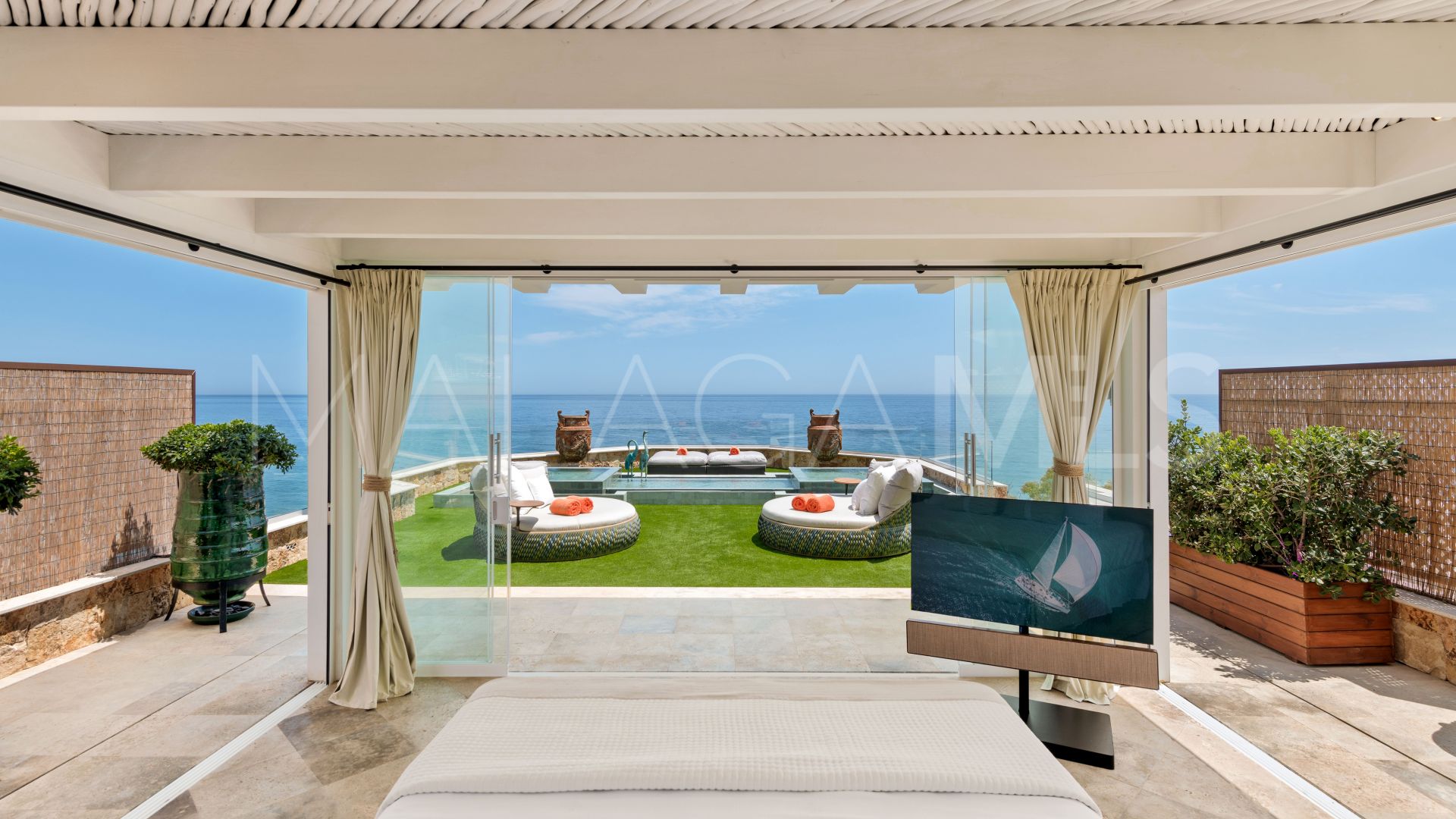 Takvåning for sale in Beach Side Golden Mile