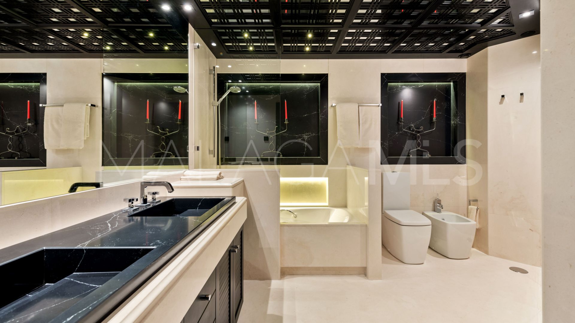 Takvåning for sale in Beach Side Golden Mile