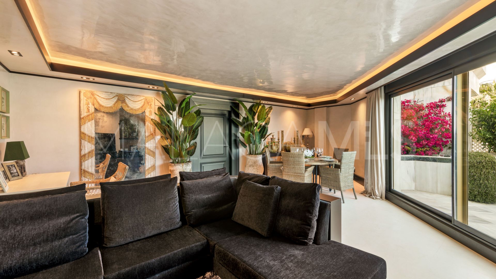 Takvåning for sale in Beach Side Golden Mile