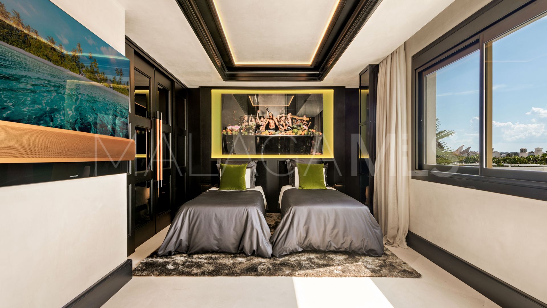 Takvåning for sale in Beach Side Golden Mile