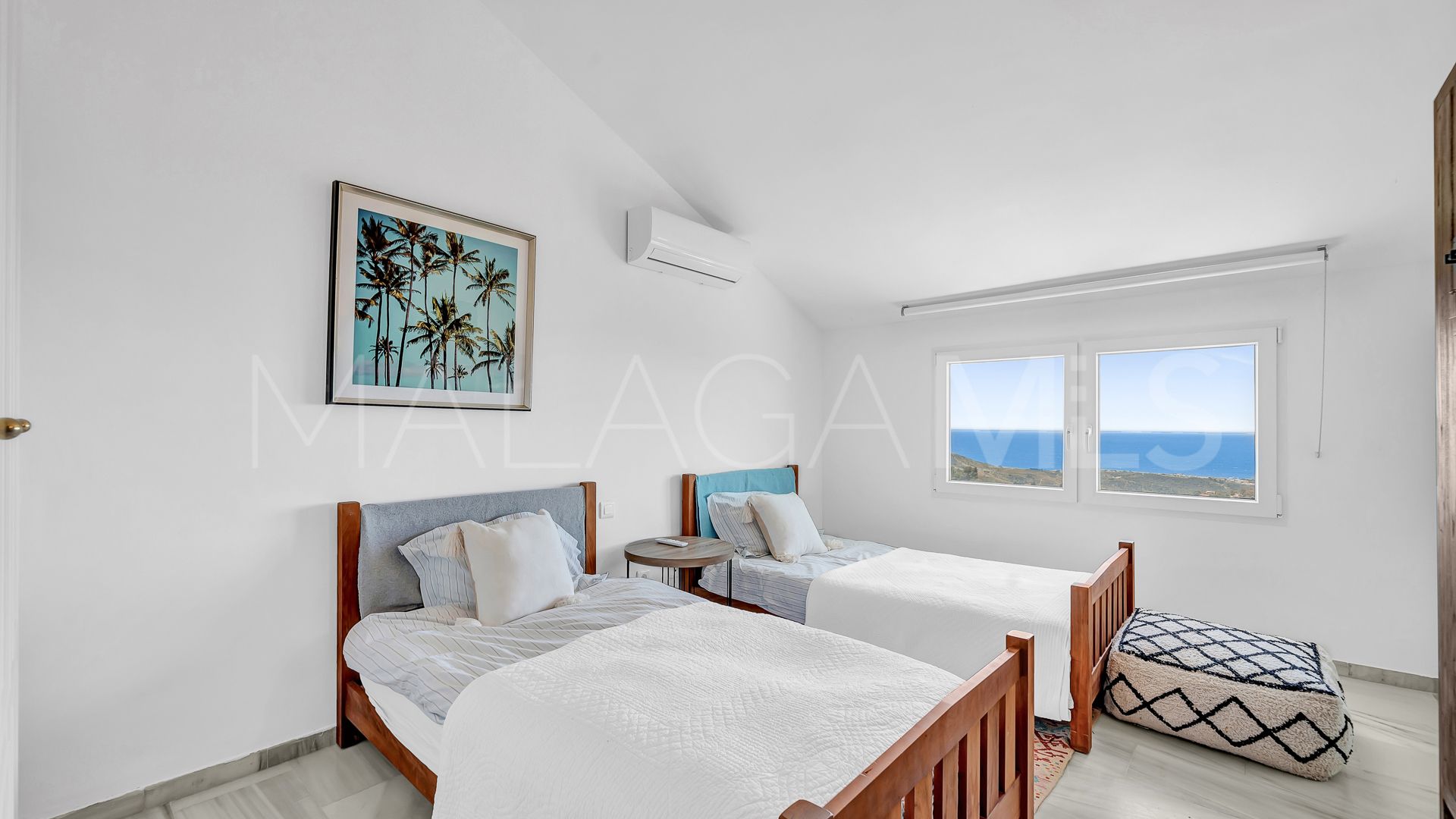 For sale Altos de Elviria apartment with 2 bedrooms