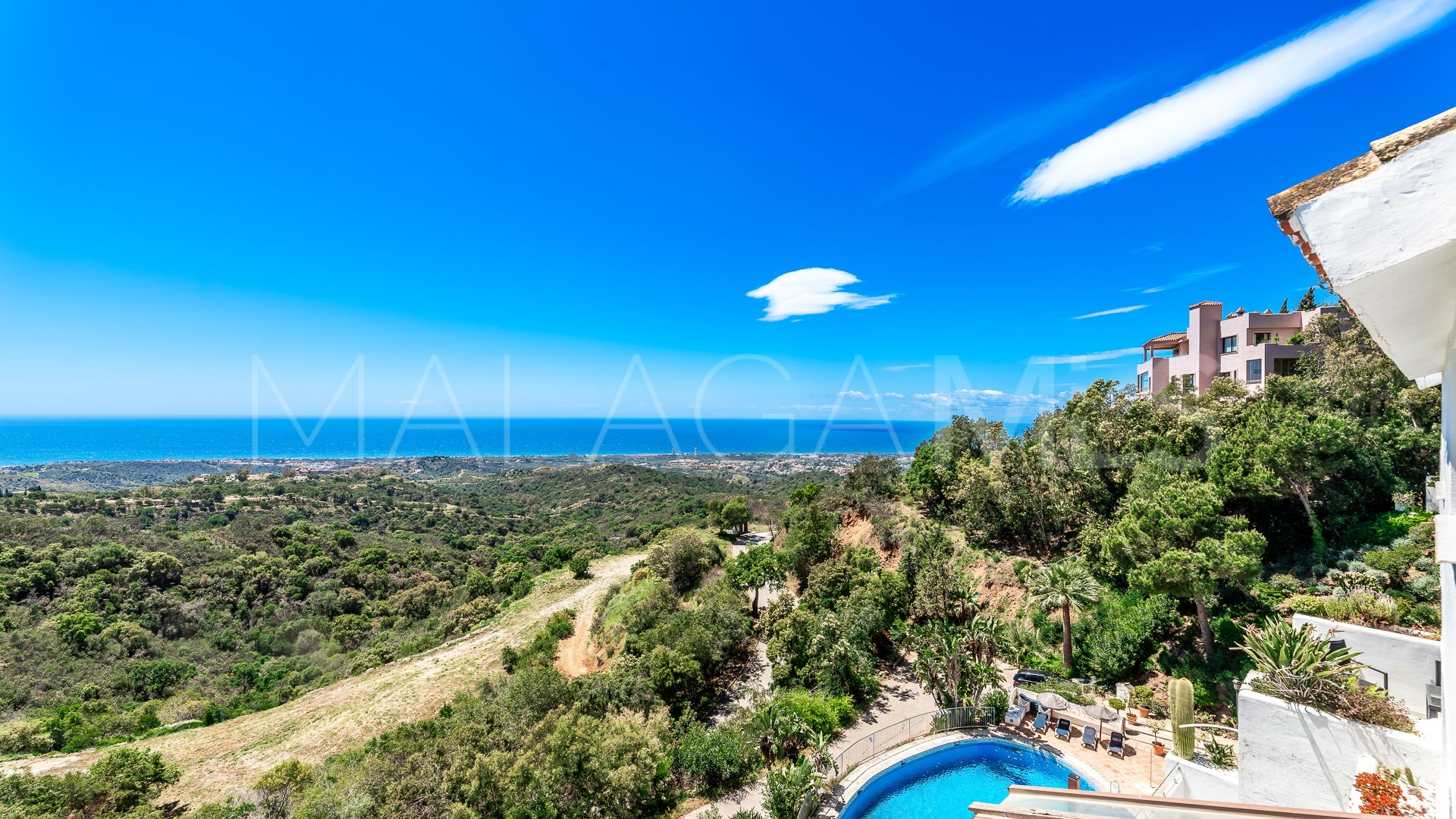 For sale Altos de Elviria apartment with 2 bedrooms