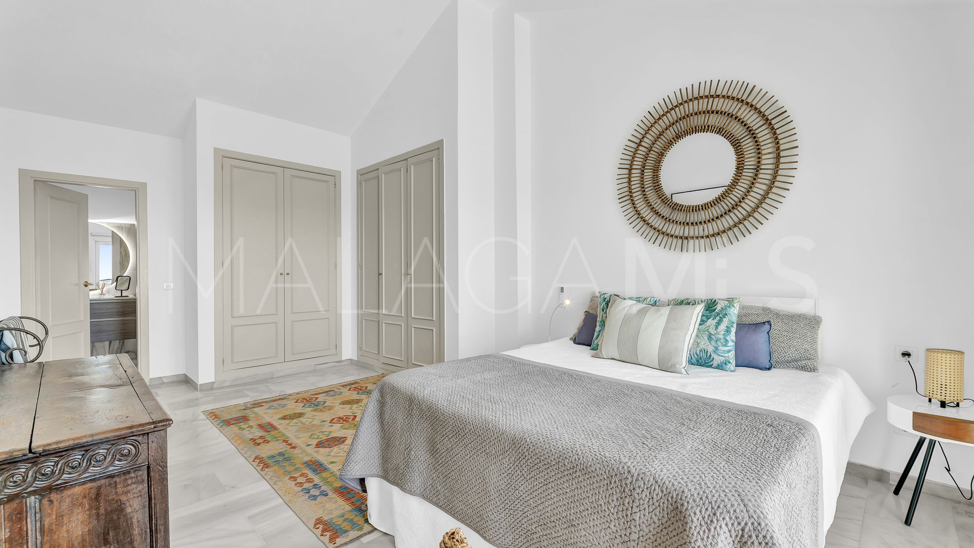 For sale Altos de Elviria apartment with 2 bedrooms