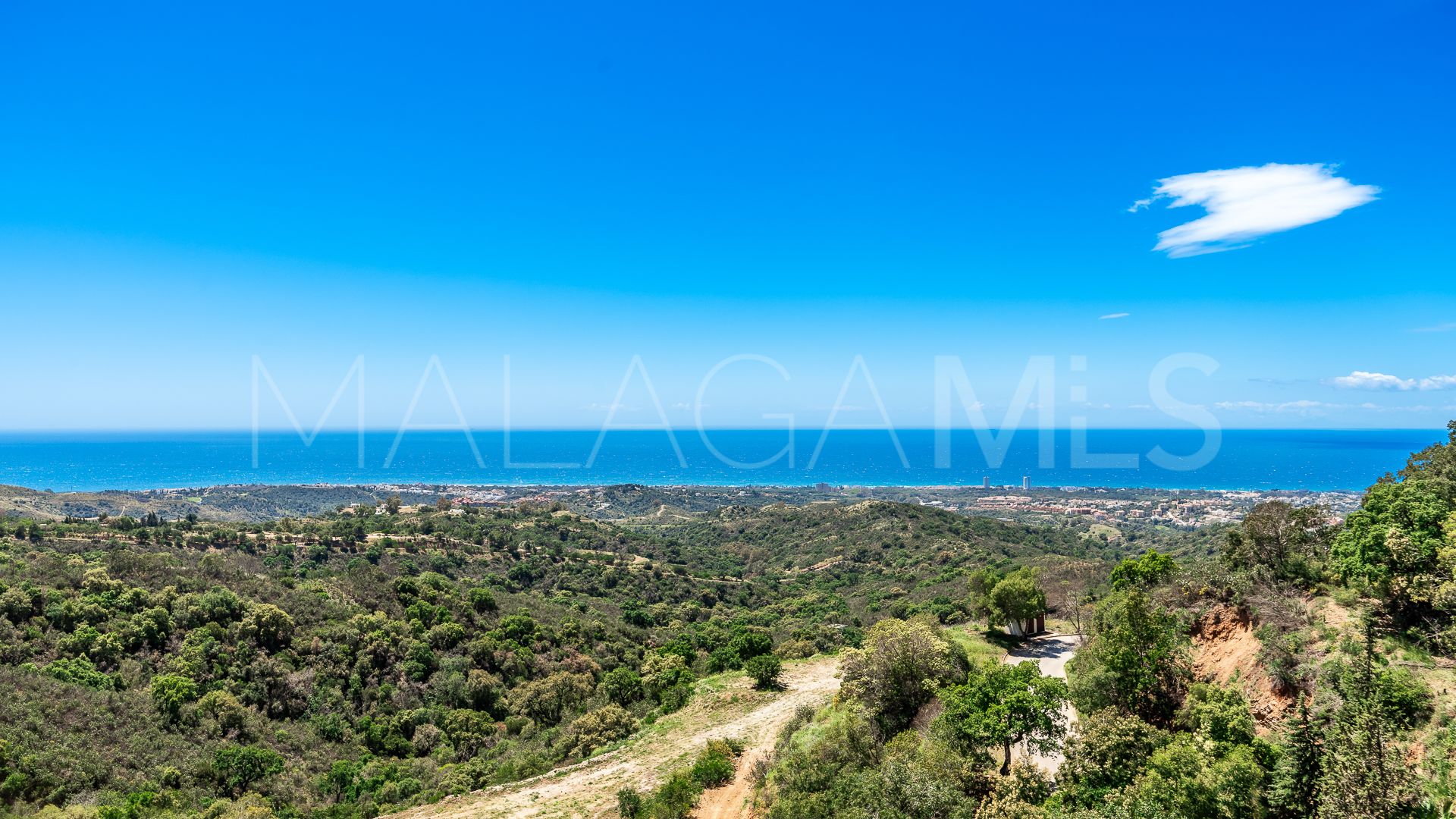 For sale Altos de Elviria apartment with 2 bedrooms