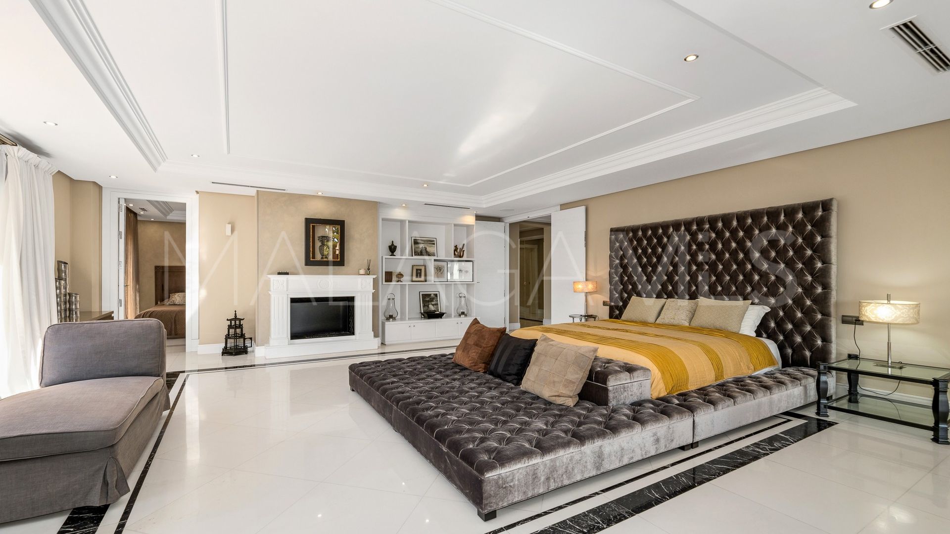 Duplex a la venta with 5 bedrooms in Marbella - Puerto Banus