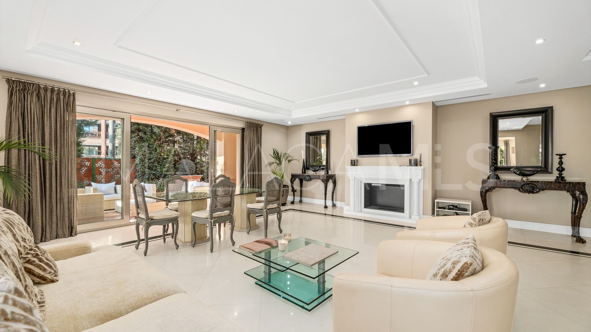 Buy apartment in Marbella - Puerto Banus