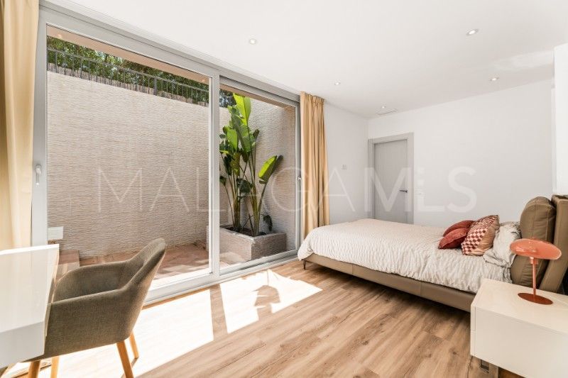 5 bedrooms villa for sale in San Pedro Playa