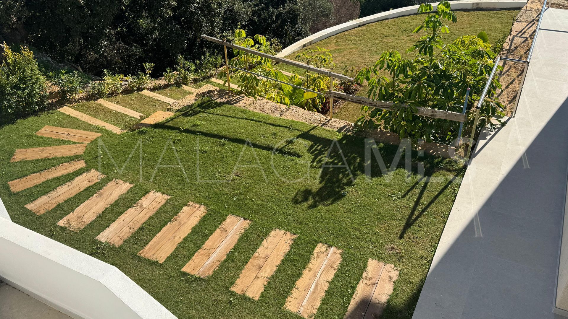 Villa for sale in Elviria