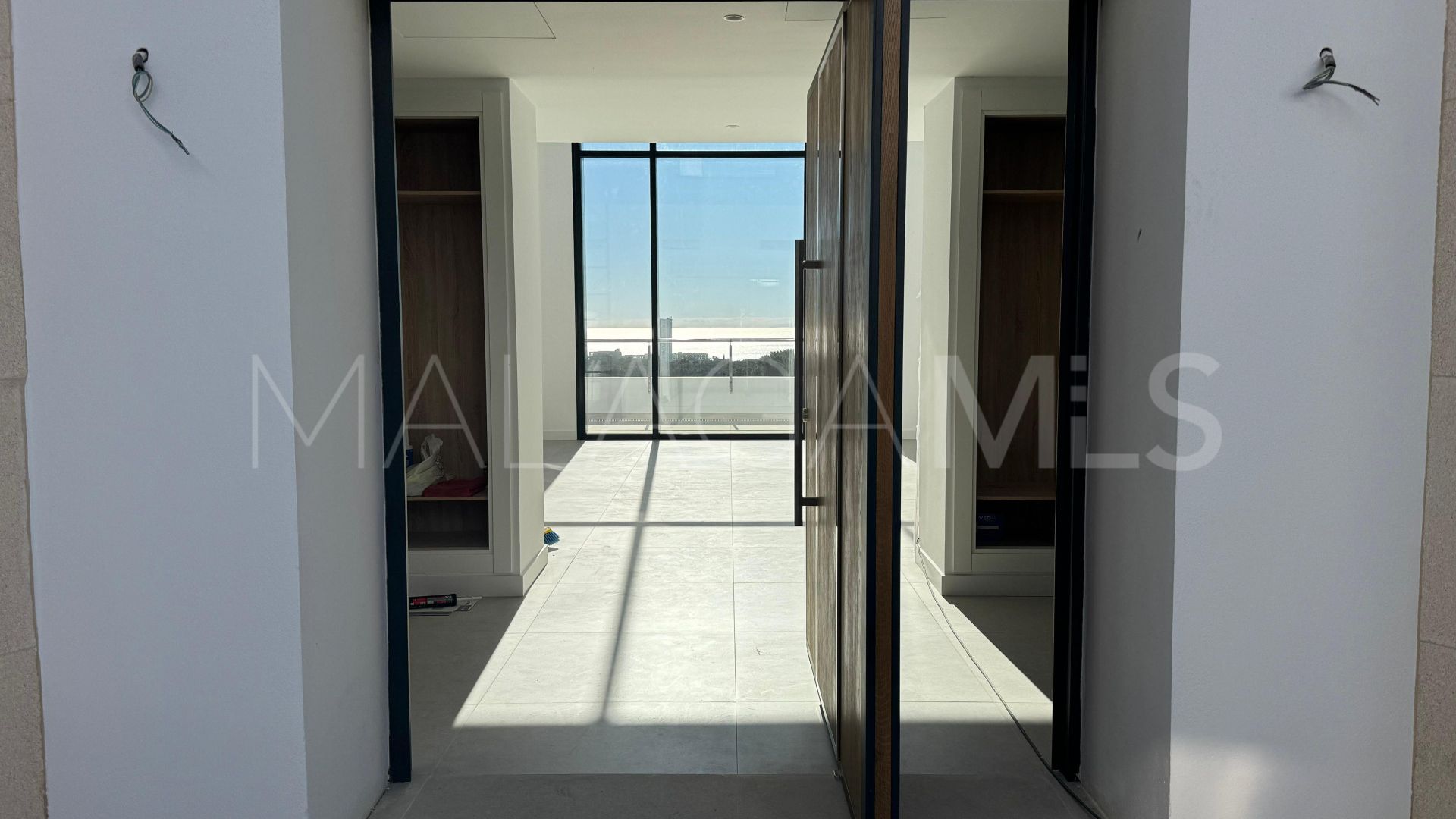 Villa for sale in Elviria