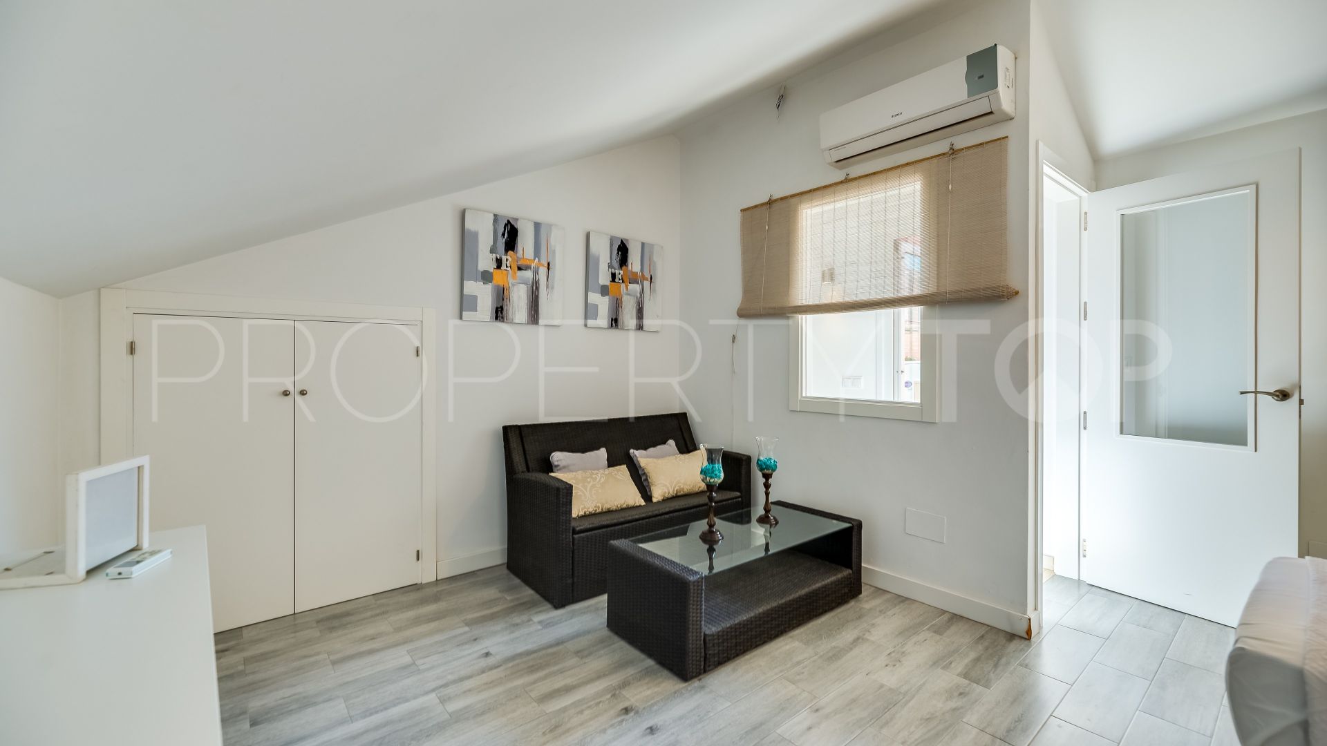 Town house with 5 bedrooms for sale in Los Monteros